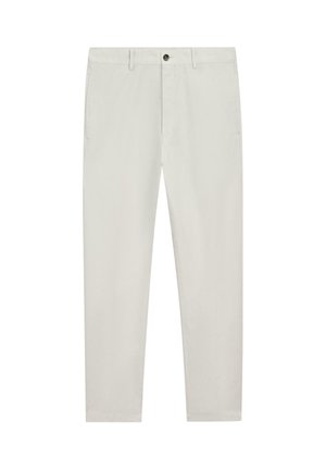 Pantalon ajusté pour hommes couleur blanc cassé avec passants pour ceinture, bouton avant, fermeture éclair et poches latérales, présenté à plat sur fond blanc.