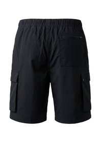 Μαύρα cargo σορτς με ελαστική ζώνη, δύο μεγάλες πλαϊνές τσέπες με καπάκι και μία τσέπη με φερμουάρ στο πίσω δεξί μέρος.