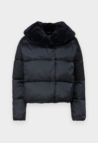 Dunjacka med kort design, tillverkad av glansigt svart nylon. Har en stor fuskpälskrage och vadderade sektioner för isolering.