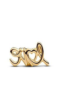 Gioiello color oro a forma della parola "love", con un cuore nella lettera "o" e curve morbide e una finitura lucida.