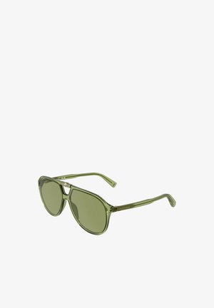 Groene plastic zonnebril met een gedurfde, hoekige vorm, voorzien van getinte glazen en smalle pootjes. Merkenlogo zichtbaar aan de zijkant.