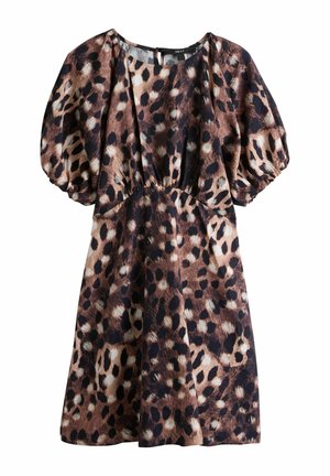 Kort kjole med brun, sort og hvid leopardprint og puffede korte ærmer, der er tætsiddende i taljen med rund halsudskæring.