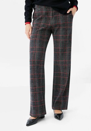 BRAX STYLE MAINE - Trousers - carmine