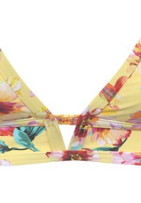 Driehoekige bikinitop in geel met een bloemenpatroon. Kenmerken zijn zachte stof, verstelbare bandjes en een sleutelgatdetail tussen de cups.