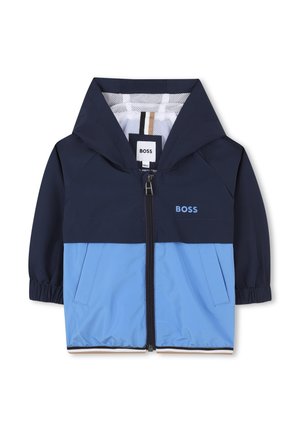 Kinderkapuzenjacke mit dunkelblauem Oberteil, hellblauem Unterteil, Frontreißverschluss, Seitentaschen, elastischen Bündchen und "BOSS"-Logo auf der Brust.