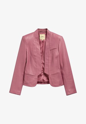 Różowy, damski marynarka na miarę z wyciętymi klapami, długimi rękawami, dwoma przednimi kieszeniami z rozcięciami i gładką satynową podszewką.