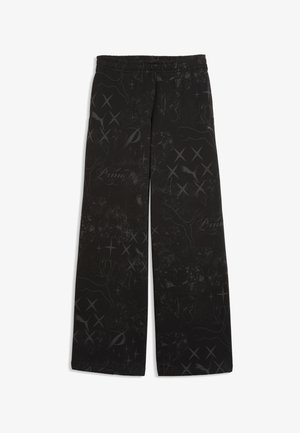 Czarne szerokie spodnie z elastycznym pasem, ozdobione subtelnymi, wszechobecnymi logo Puma i abstrakcyjnymi wzorami w ciemnoszarym kolorze.