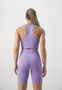 Girlfriend Collective PALOMA BRA - Sport-BH med medium stöd - cosmos