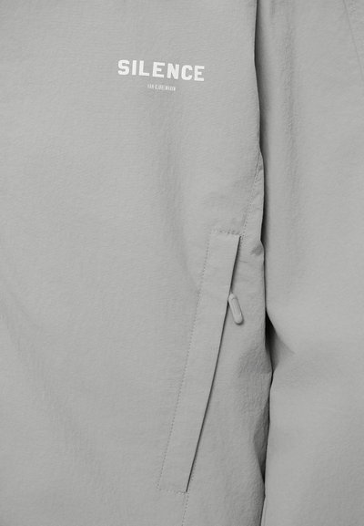 Han Kjøbenhavn WINDBREAKER TECHNICAL JACKET UNISEX - Neperpučiamoji striukė - steel grey