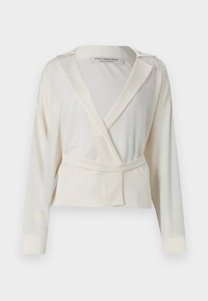 Blazer scurt din satin ivoire, cu un design înfășurat, rever adânc, mâneci lungi și un cordon cu auto-legare în talie.