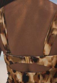 Next WIDE STRAP TUMMY CONTROL - Bikiniöverdel - brown leopard