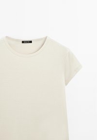 Massimo Dutti SHORT SLEEVE WITH ROUND NECK - T-shirts basic - beige