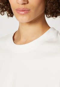 Lindex LOLA - T-shirt básica - white