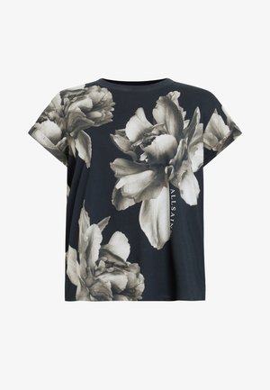 Schwarzes T-Shirt mit großem Blumenmuster in Graustufen. Kurzärmlig, mit Rundhalsausschnitt, locker geschnitten, mit Markentext an der Seite.