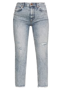Jeans en denim bleu clair avec une taille haute, des détails déchirés et un ourlet effiloché. Design standard à cinq poches et quincaillerie en ton cuivre.