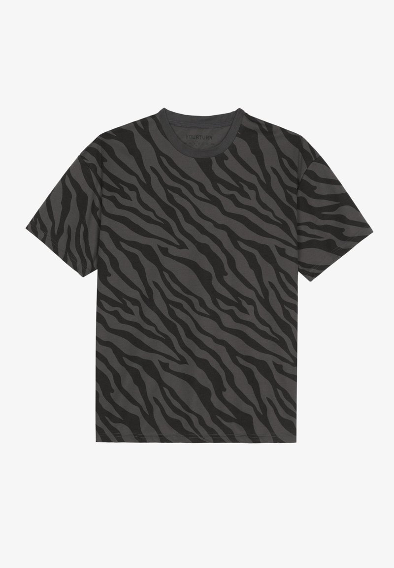 Svart T-shirt med tigerstripe-mönster i olika nyanser av mörkgrått. Klassisk rund hals, korta ärmar och mjuk tygstruktur.