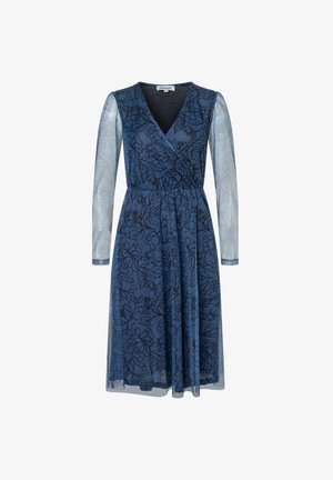 Robe portefeuille de couleur bleu marine avec de longues manches transparentes. Elle présente un motif floral noir, un décolleté en V et une taille froncée pour une silhouette ajustée.