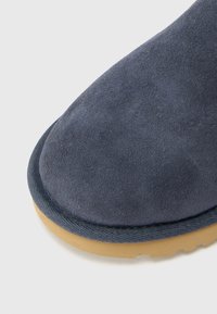 UGG CLASSIC MINI II - Vinterstøvler - dark indigo