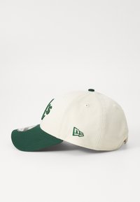 New Era COLOURBLOCK 9FORTY® UNISEX - Sapka - off-white/dark green