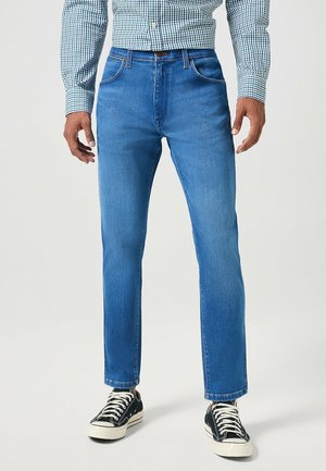 Wrangler LARSTON - Jeans Tapered Fit - rustic