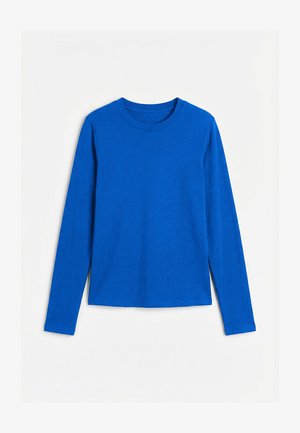 Koszulka z długim rękawem, królewski niebieski, z okrągłym dekoltem, ułożona na płasko na białym tle.