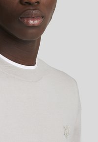 Lyle & Scott TONAL EAGLE CREW NECK  - Maglione - cove
