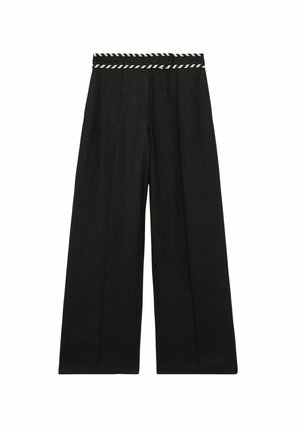 Pantaloni neri a gamba larga con vita alta, dotati di una cintura a righe. Realizzati in tessuto testurizzato, progettati con pieghe per un tocco di dettaglio in più.