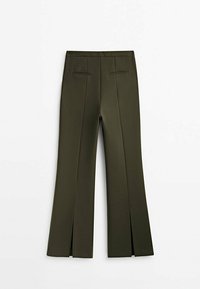 Pantalons larges vert olive en tissu lisse, avec une taille haute, deux poches arrière et des plis à l'avant pour plus de détails.