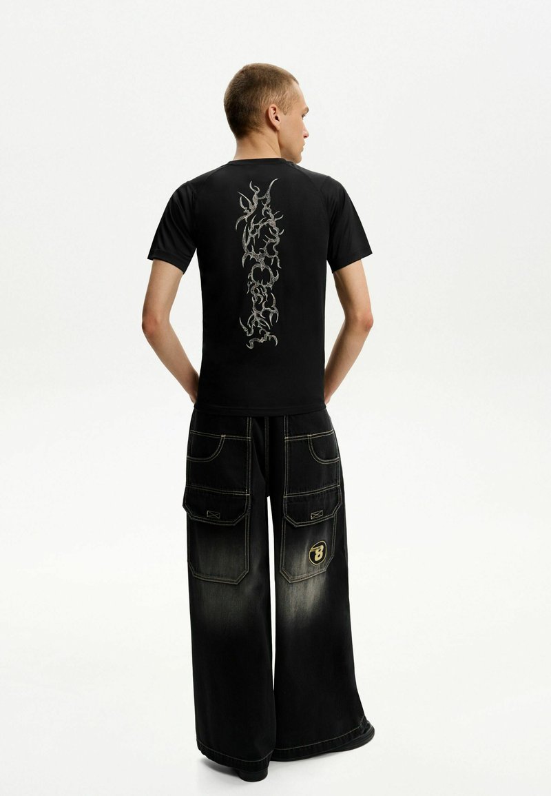 Bershka - - T-shirt z nadrukiem, Powiększ