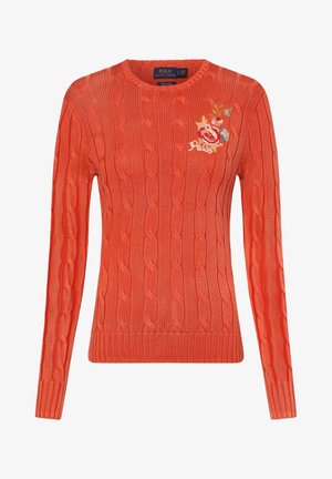 Pull corail en maille torsadée avec broderie florale et texte "Polo" sur le côté gauche de la poitrine, col rond et manches longues.