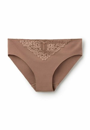 Brun korta gjorda av mjukt tyg med spetsdetaljer fram. Spetsen har blommönster och en texturerad design.