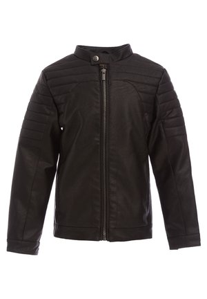 Czarna skórzana kurtka z kołnierzem typu stójka, zapinana na zamek, pikowane akcenty na ramionach oraz fakturowane boczne panele. Gładkie wykończenie, dopasowany krój.