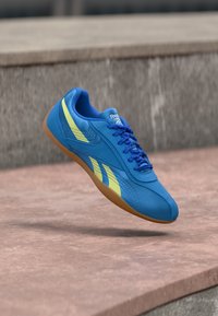 Sélectionné, virtual blue/sport citrus