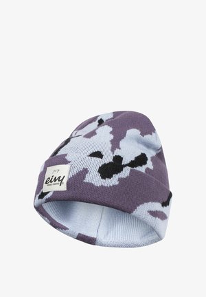 Strickmütze mit einem violetten, blauen und schwarzen Camouflage-Muster, einem umgeschlagenen Saum und einem kleinen gewebten Etikett mit dem Markenlogo.