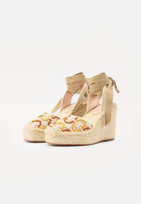 Coccinelle PRAIA - Espadrilky - beige