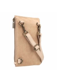 Borsa a tracolla in suede beige con chiusura a zip, tracolla regolabile e finiture in metallo. Presenta un design minimalista e una texture morbida.
