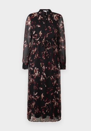 Robe noire à manches longues avec un motif floral en rouge et crème. Comprend un col, un devant boutonné et une ceinture à nouer. Tissu transparent.