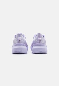 Under Armour INFINITE PRO - Maanteejooksu jalatsid - salt purple/white