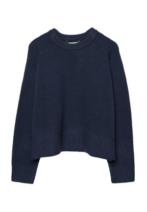 Temno modra pletena pulover s čez glavo ovratnikom, rebrastim robom in raglan rokavi. Izdelan iz mehke tkanine za udobje in toplino.