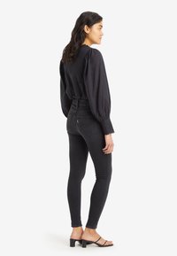 Levi's® 720 HIRISE SUPER SKINNY - Aptempti džinsai - ecru now-0424