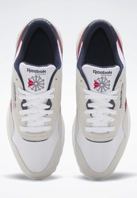Reebok Classic CL UNISEX - Sportcipő - ftwr white flash red vector navy