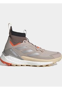 adidas Performance FREE HIKER 2.0 HIKING - Hikingschuh - taupe core black