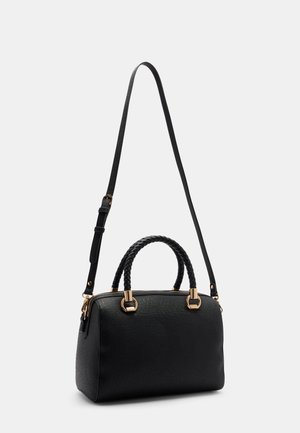 Borsa nera sintetica con finitura testurizzata, manici intrecciati, hardware dorato e tracolla lunga regolabile. Design compatto e strutturato.