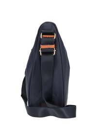 Borsa a spalla in nylon blu navy con una superficie liscia, tracolla nera regolabile e accento in pelle sulla fibbia. Dettagli in hardware dorato visibili.