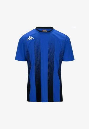 Maglietta atletica a maniche corte blu con strisce verticali nere, scollatura rotonda e un logo bianco sulla spalla sinistra. Realizzata in tessuto leggero.
