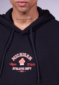 YOURTURN UNISEX - Ikdienas džemperis - black