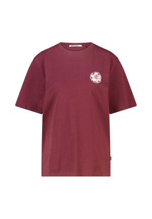 Maroon short-sleeve crew neck T-shirt with small white floral graphic and "California" text on left chest.
