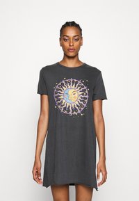 Gray short-sleeve dress with a graphic print featuring sun and moon designs, surrounded by stars. Soft fabric with a relaxed fit.