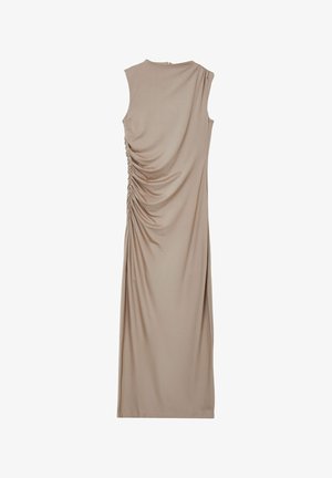 Abito beige senza maniche con scollatura rotonda e dettagli arricciati sui lati, realizzato in un tessuto morbido, che arriva alla caviglia.