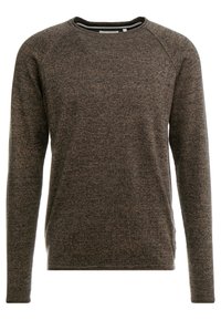 Pull en tricot à col rond et manches longues de couleur marron. Présente des manches raglan et des variations subtiles de couleur dans l'ensemble du tissu.